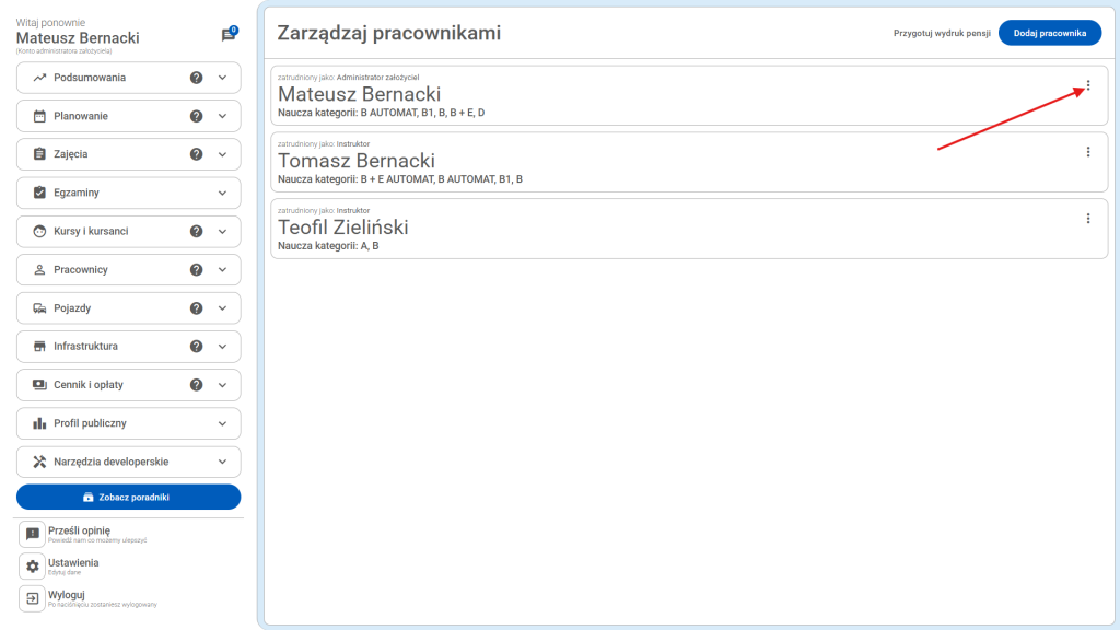 Aby edytować, kliknij trzy kropki przy pracowniku, który chcesz edytować.