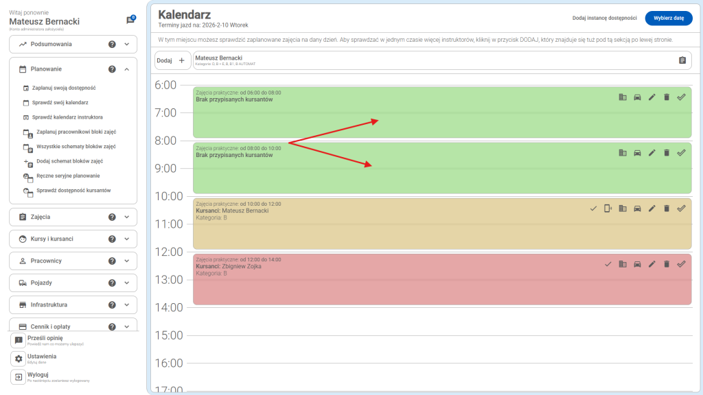 Jasnozielony kolor tła bloku zajęć oznacza, iż lekcja nie posiada przypisanych kursantów.